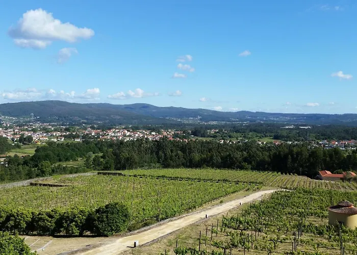 Casas Do Monte De Roques